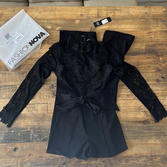 Lillian Lace Jumpsuit - Picture 4 of 10